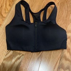 black sports bra from nike